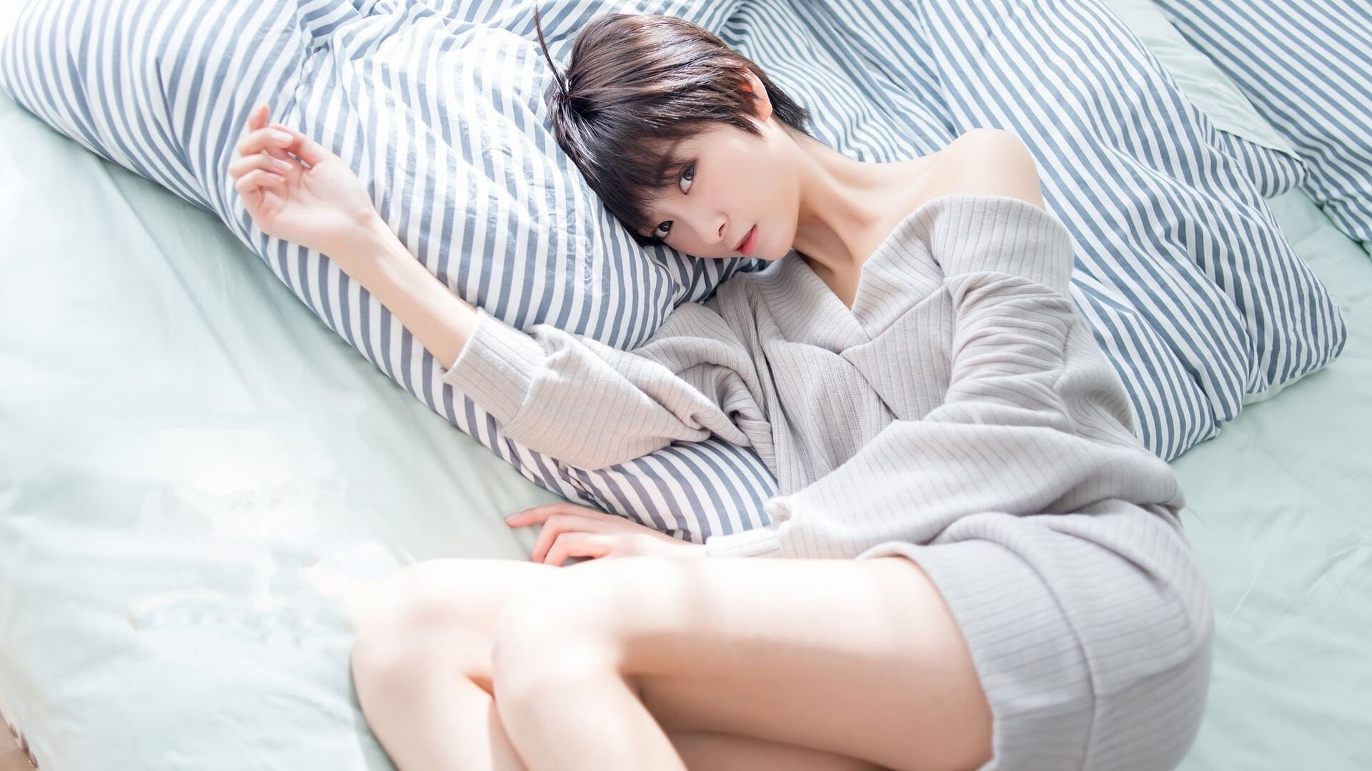 全黑队依靠全员参与防守，极大提升防线稳固性，全黑队服